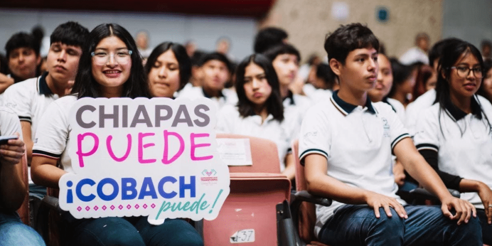 Estudiantes del Cobach agradecen al gobernador Eduardo Ramírez el apoyo de internet móvil gratuito