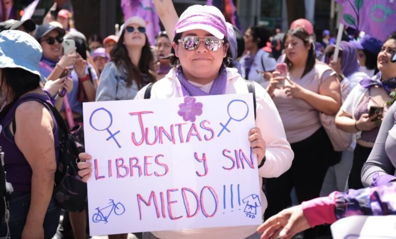 Feminista protesta a favor del 8M