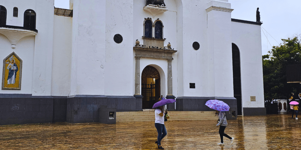 Lluvias y chubascos en las próximas tres horas