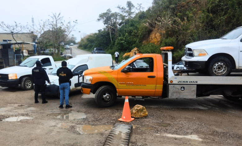 SSP y FGE aseguraron vehículos abandonados y con reporte de robo en Chicomuselo y Tila