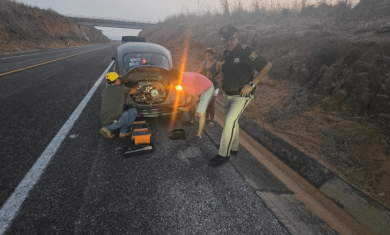 Policía Estatal de Caminos de la SSP brinda auxilio vial en carreteras de Chiapas