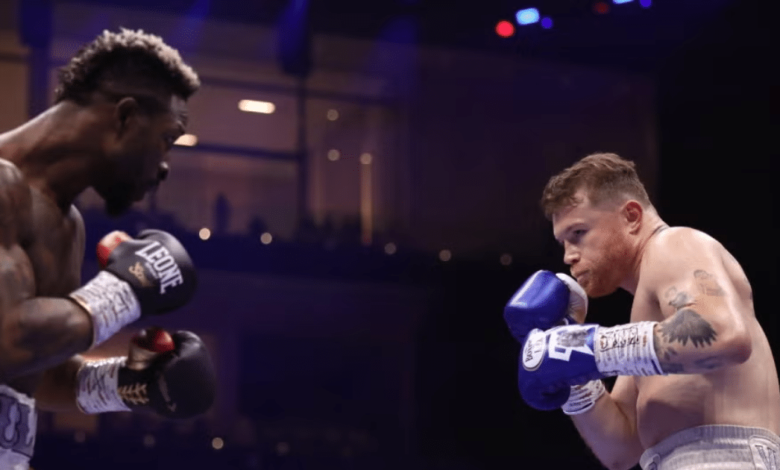 Canelo Álvarez en su pelea con William Scull (Foto por RÉCORD)