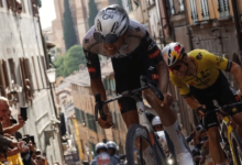 Isaac del Toro hace historia y se viste de rosa en el Giro de Italia (Foto por UAE Team Emirates)