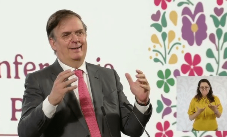 Marcelo Ebrard impulsa medidas de comercio para proteger la industria nacional de acero y textiles