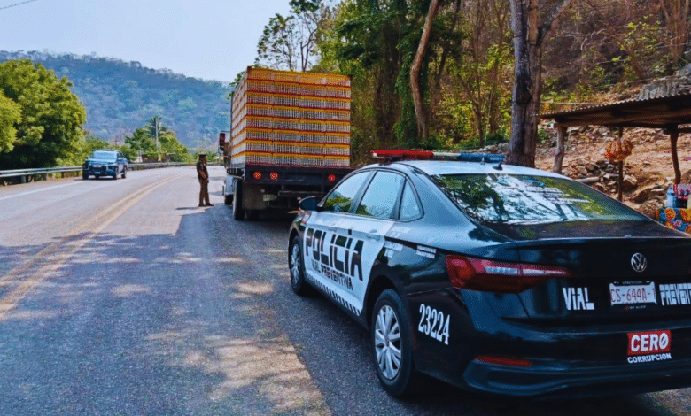 SSP brinda auxilios viales a los automovilistas en la red carretera y poblados de Chiapas