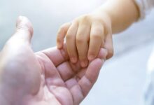 Piden a Suecia suspender las adopciones internacionales, hay una fuerte razón. (Foto de internet)