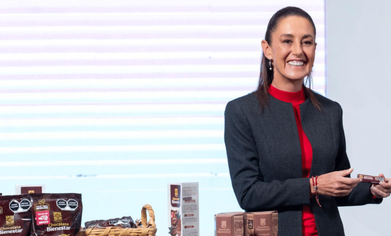 Los Chocolate Bienestar se elaboran con cacao de Tabasco y Chiapas y tiene su versión en polvo, en barra y de mesa; están endulzados con azúcar de caña, sin endulzantes artificiales ni conservadores
