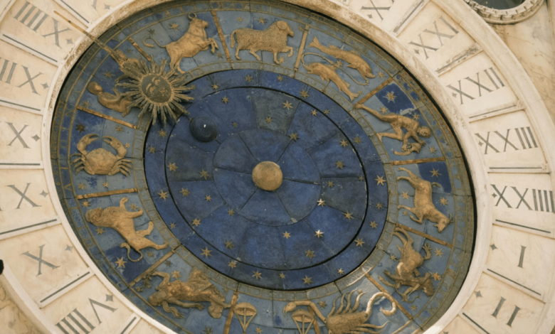 El jueves 17 de julio de 2025 viene cargado de energía lunar en Aries, con la Luna menguante y aspectos comunicativos de Mercurio y Venus que influyen en todos los signos.