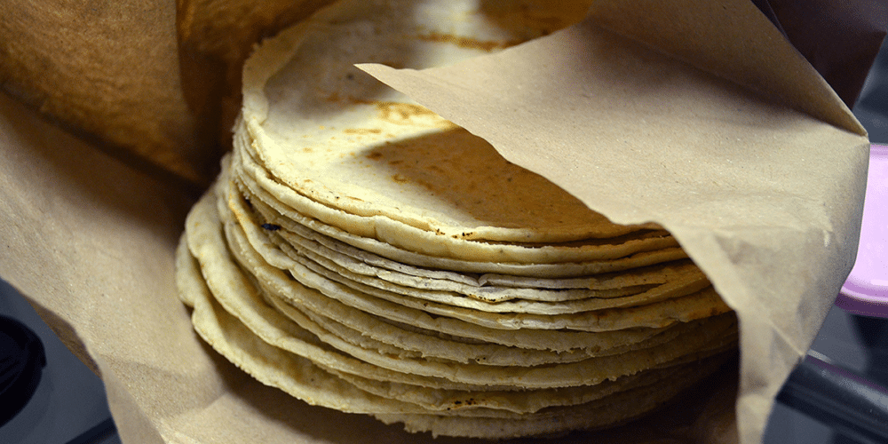 Proponen aumentar el precio del kilogramo de tortilla a 30 pesos en Chiapas ante altos costos de producción