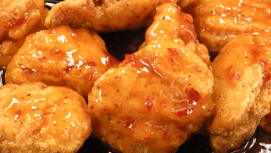 Los boneless de pollo se han convertido en una de las botanas favoritas para reuniones y partidos. Con estas tres recetas de salsas caseras, fáciles y rápidas, podrás disfrutar de un platillo lleno de sabor sin complicaciones.
