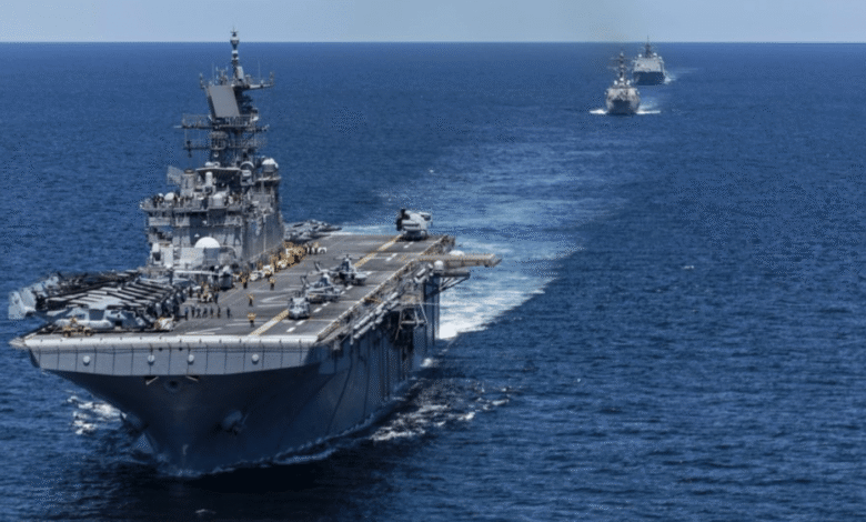 Estados Unidos desplegó tres destructores de la clase Arleigh Burke con cerca de 4.000 marines en el Caribe, lo que generó inquietud en Venezuela. Estos buques poseen sistemas de combate avanzados, misiles de largo alcance, helicópteros Seahawk y capacidad multidominio.