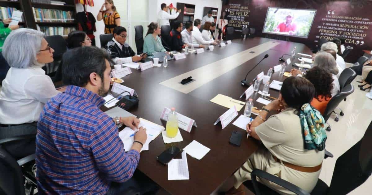 Firman convenio para impulsar proyectos educativos internacionales