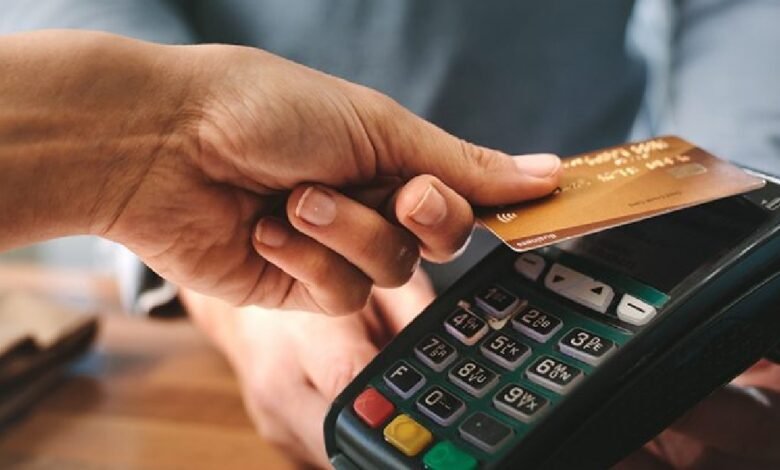 ¿Pagaste con tarjeta y te cobraron comisión? Conoce qué hacer (Foto de internet)