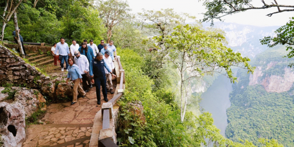 En Tuxtla Gutiérrez se firma convenio de colaboración para impulsar el turismo a través de la rehabilitación integral de los Miradores del Cañón del Sumidero