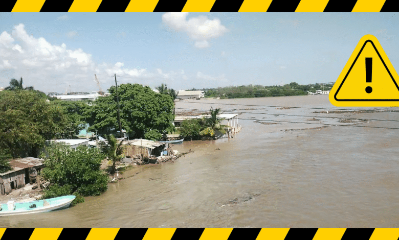 Alerta máxima en Tamaulipas Evacuan a 20 familias de Tampico por el desbordamiento del río Pánuco