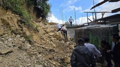 Desbordamiento de río en Oxchuc deja 96 viviendas afectadasProtección Civil entregó apoyo humanitario a familias de Oxchuc tras el desbordamiento de un río que afectó a 96 viviendas.