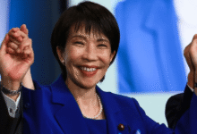 Japón marca un antes y un después con la elección de Sanae Takaichi como primera ministra, una figura que combina la disciplina política femenina con la energía del heavy metal.
