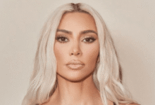 Kim Kardashian compartió en The Kardashians que fue diagnosticada con un aneurisma cerebral, atribuyendo la condición al estrés y la preocupación por sus hijos.
