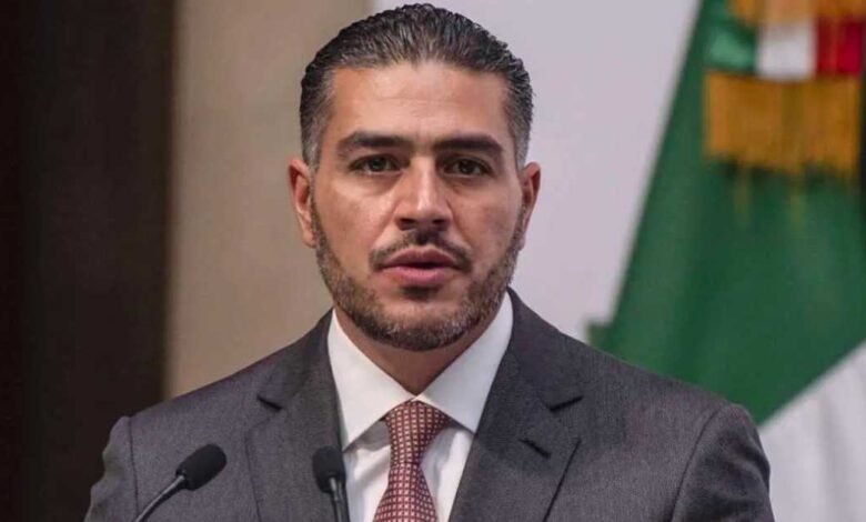 Llega Omar García Harfuch a San Lázaro para comparecencia