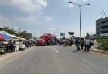 Más de mil 200 maestros bloquean accesos a Tuxtla Gutiérrez 2 (2)