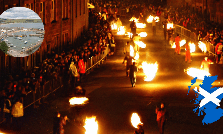 Fuego contra la oscuridad El hipnótico ritual de las Bolas de Fuego de Stonehaven en Escocia