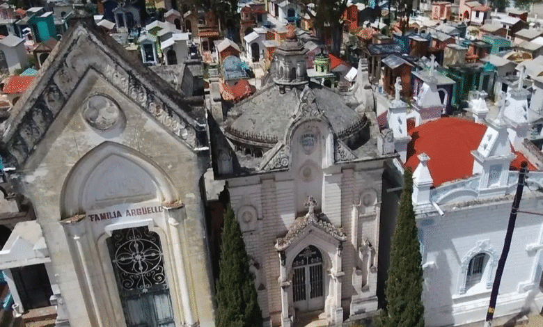 Más de 40 mil visitantes celebran el Día de Muertos en San Cristóbal con saldo blanco