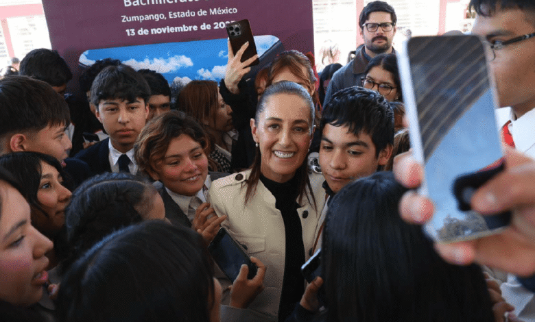 En Zumpango, Estado de México, la Presidenta Claudia Sheinbaum inauguró la obra de reconversión del nuevo Centro de Estudios de Bachillerato (CEB) 9/16, como parte de su compromiso para abrir 100 mil nuevos espacios de Educación Media Superior