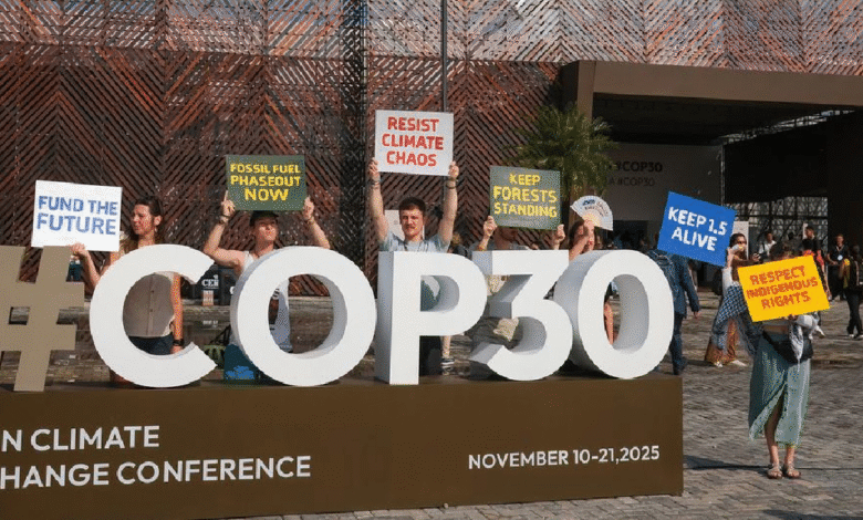 La COP30 terminó tras dos semanas de negociaciones marcadas por protestas indígenas, la ausencia de Estados Unidos y desacuerdos sobre la eliminación de combustibles fósiles.