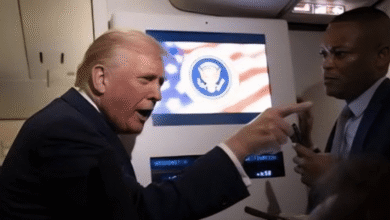 A bordo del Air Force One, el presidente Trump respondió con un insulto infantil a una reportera que le preguntó sobre la desclasificación de documentos vinculados a Jeffrey Epstein, un episodio que se suma a un reciente señalamiento contra una periodista de ABC News.