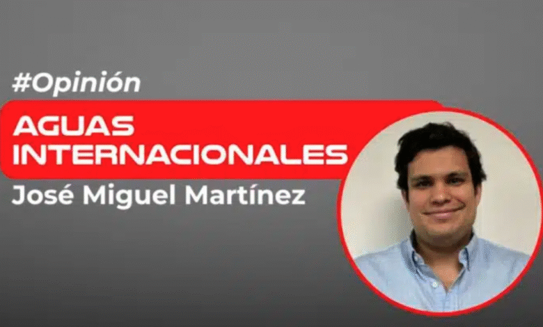 Muchos son los gobiernos que han cometido el error de no escuchar a sus pueblos. En la historia hay múltiples ejemplos, desde reyes que han sido decapitados, como el Rey Luis XVI de Francia en la revolución francesa, hasta grandes dictaduras como las de Filipinas, Túnez y Egipto.