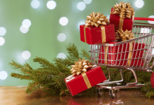¿Comprar en tienda física o en línea? E-commerce transforma Navidad 2025 (Getty Images/iStockphoto)