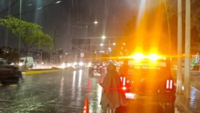 Lluvias intensas arrastran ocho vehículos y provocan colapso de embovedado en Tuxtla Gutiérrez