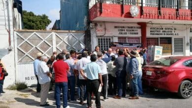 Pensionados de la Sección 40 toman simbólicamente oficinas del SNTE y denuncian desvío de cuotas sindicales