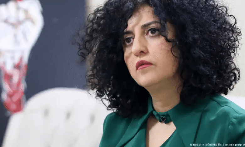 Las fuerzas de seguridad de Irán arrestaron de forma violenta a Narges Mohammadi, Premio Nobel de la Paz 2023, durante un homenaje al abogado Khosrow Alikordi.