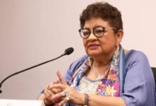 Ernestina Godoy recorre instalaciones de la FGR para escuchar al personal