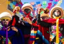 Parachicos de Chiapa de Corzo: costos del atuendo tradicional