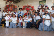 Danzantes zoques realizan el baile del carnaval