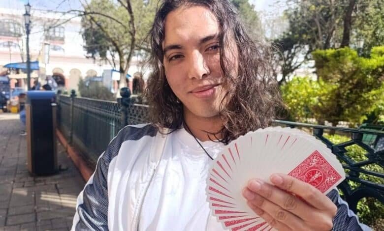 Mago chiapaneco triunfa en Nueva York y vuelve a su ciudad natal