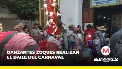 Danzantes zoques realizan el baile del carnaval
