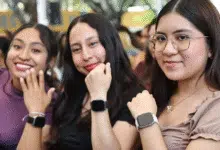 Entregan smartwatches del Programa Mujer Segura a estudiantes de la Unicach en Tuxtla Gutiérrez