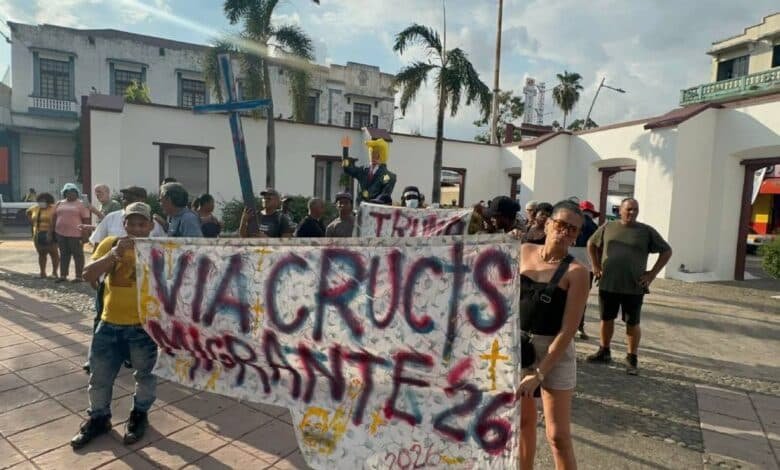 Migrantes realizan Viacrucis en Tapachula