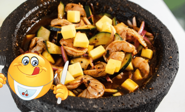 Olas de sabor el aguachile negro con mango que revolucionará tus vacaciones (Fotos Gastrolab e iStock)