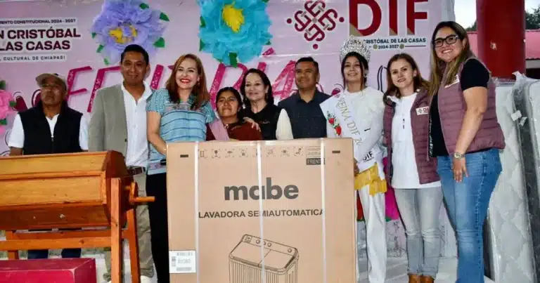 Celebran a madres de familia de la zona norte en San Cristóbal de las Casas