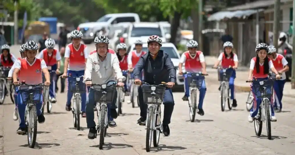 gobierno de chiapas fortalece apoyo educativo para jóvenes en tuxtla (2)