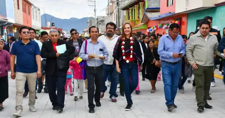 inaugura gobierno de san cristóbal pavimentación en la colonia erasto urbina