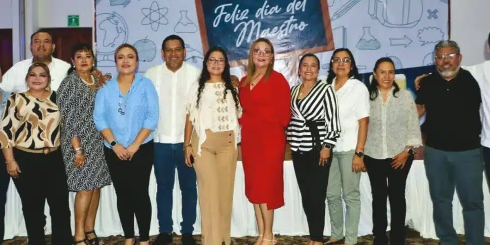 rinde ayuntamiento de tapachula emotivo homenaje al magisterio en su día
