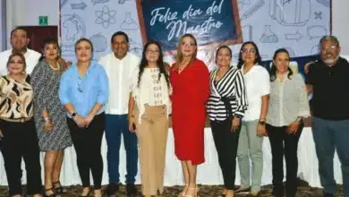 rinde ayuntamiento de tapachula emotivo homenaje al magisterio en su día