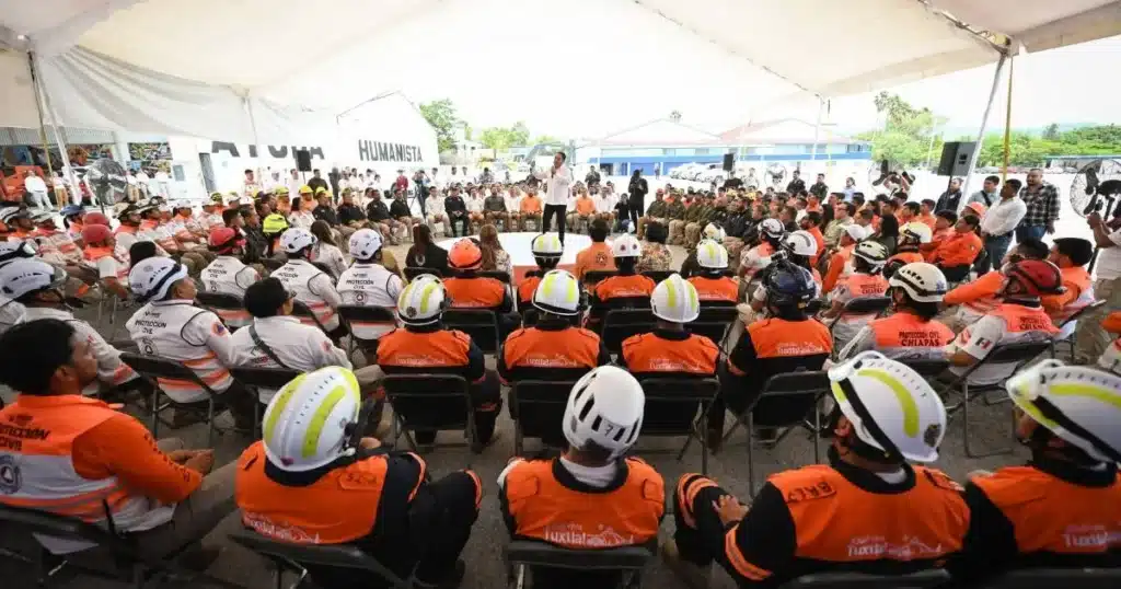gobierno de chiapas refuerza equipamiento de protección civil (2)