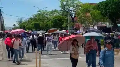 Maestros marchan en Tuxtla y advierten que continuarán protestas dentro del paro nacional