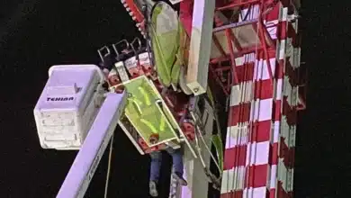 Rescatan a dos personas atrapadas en juego mecánico de la Expo Feria Arriaga 2026